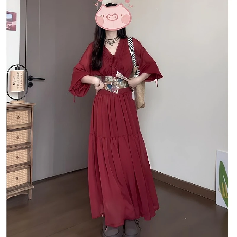 波西米亚风复古红色V领长袖连衣裙设计感度假风腰带配饰别致套装