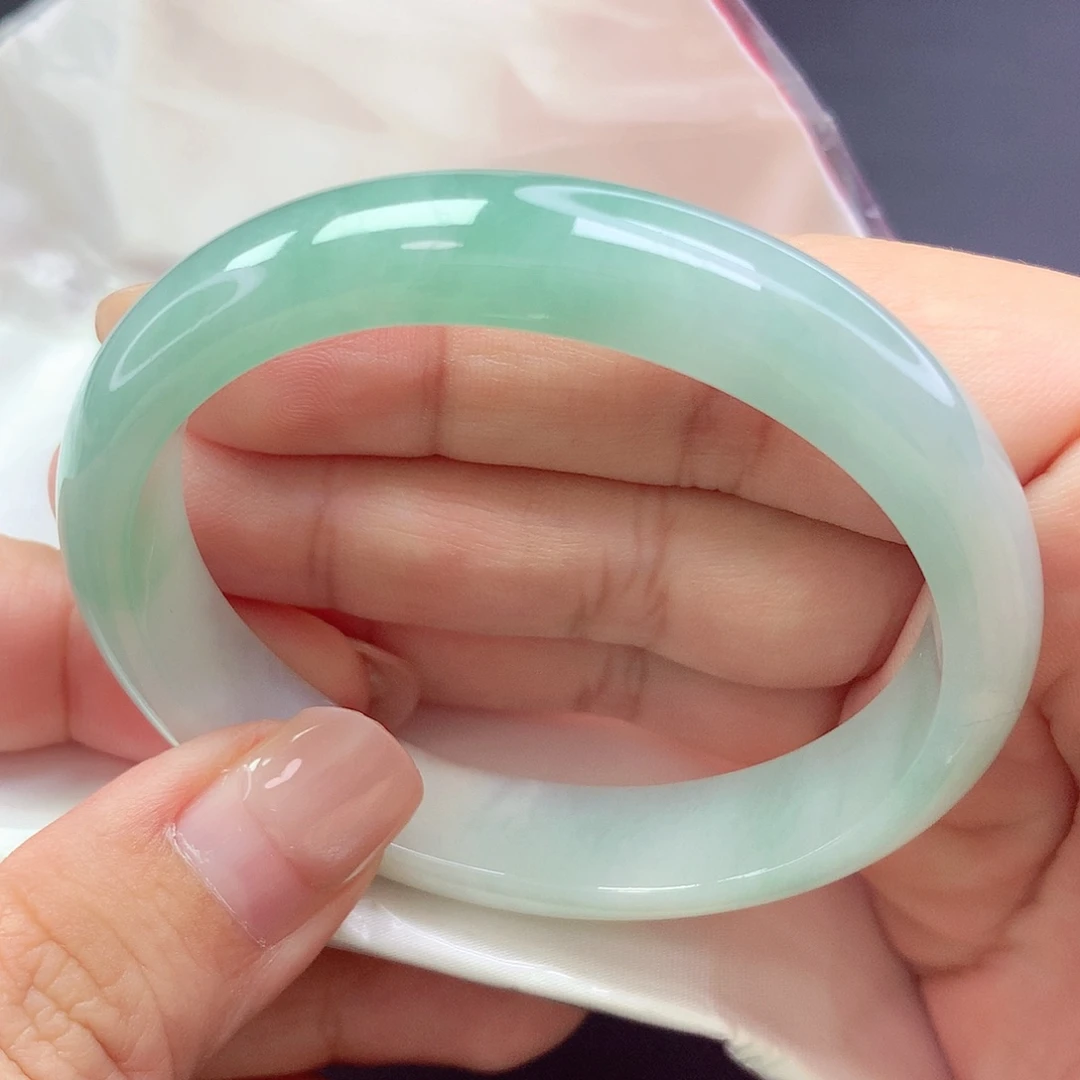 【闪购商品】未镶嵌手镯翡翠贵妃a 191291