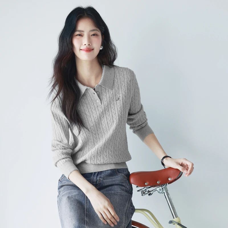 伊芙丽精梳棉POLO领百搭绞花绣花针织衫2025春季新款欧若风