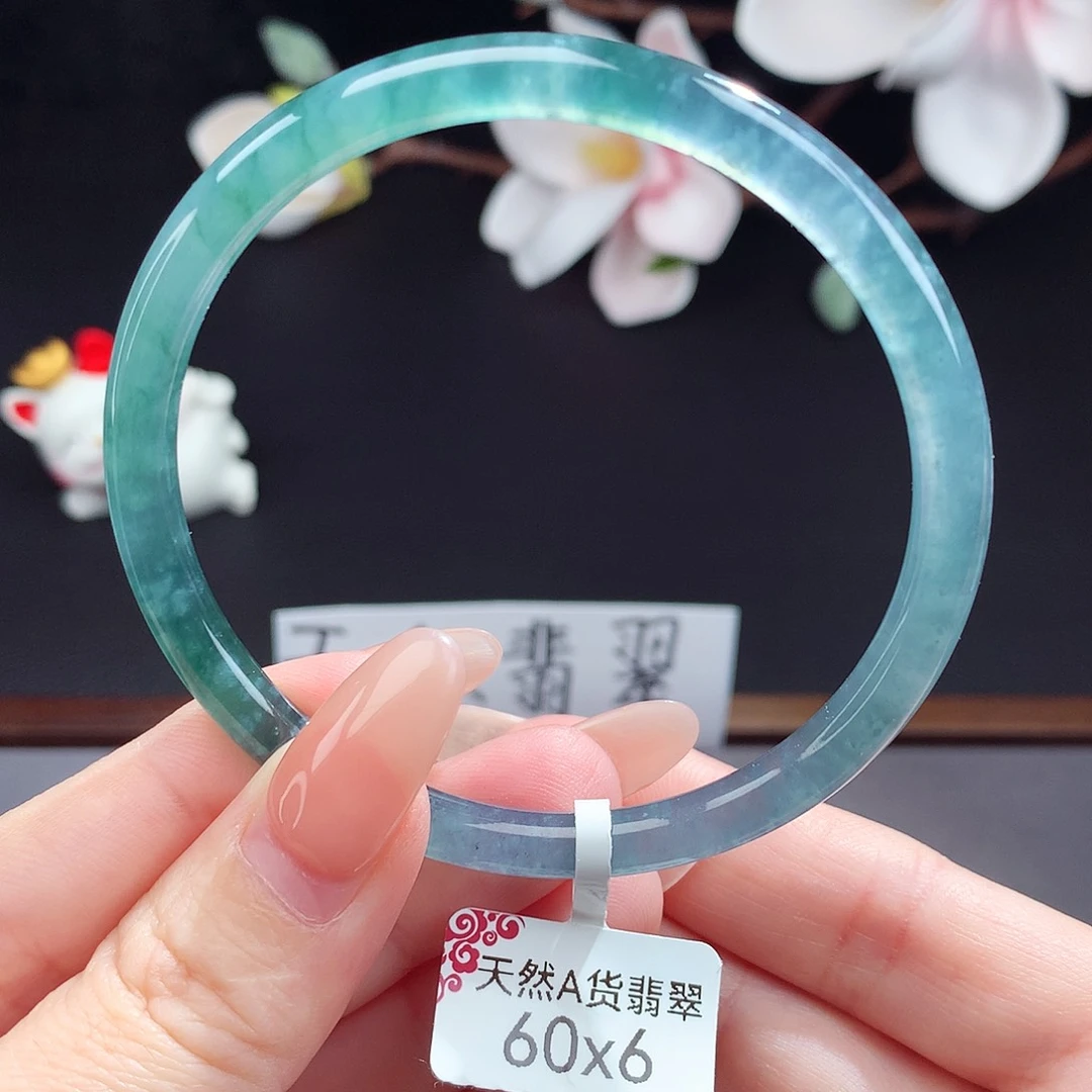 翡翠手镯（圆镯）未镶嵌