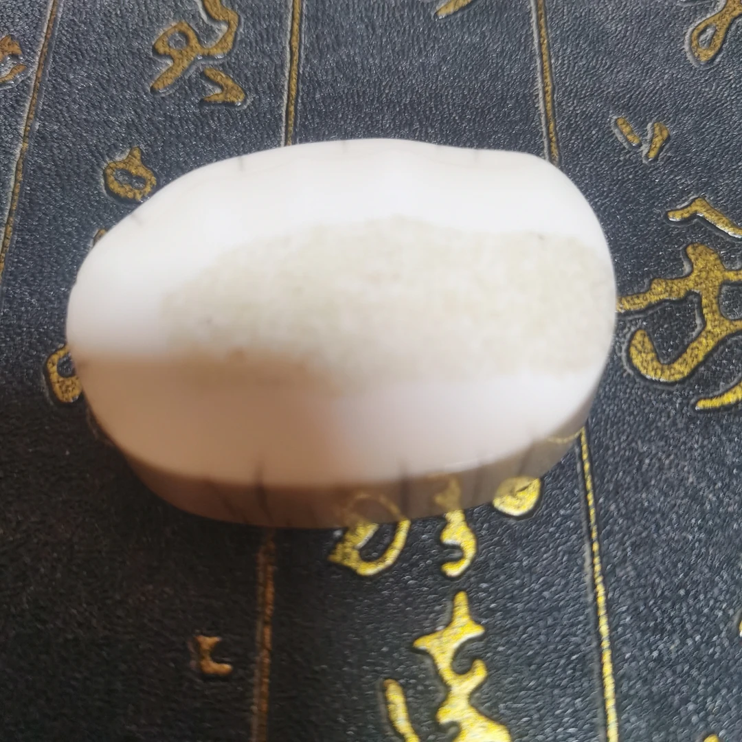 猛犸虬雕刻件约28.7克kk126