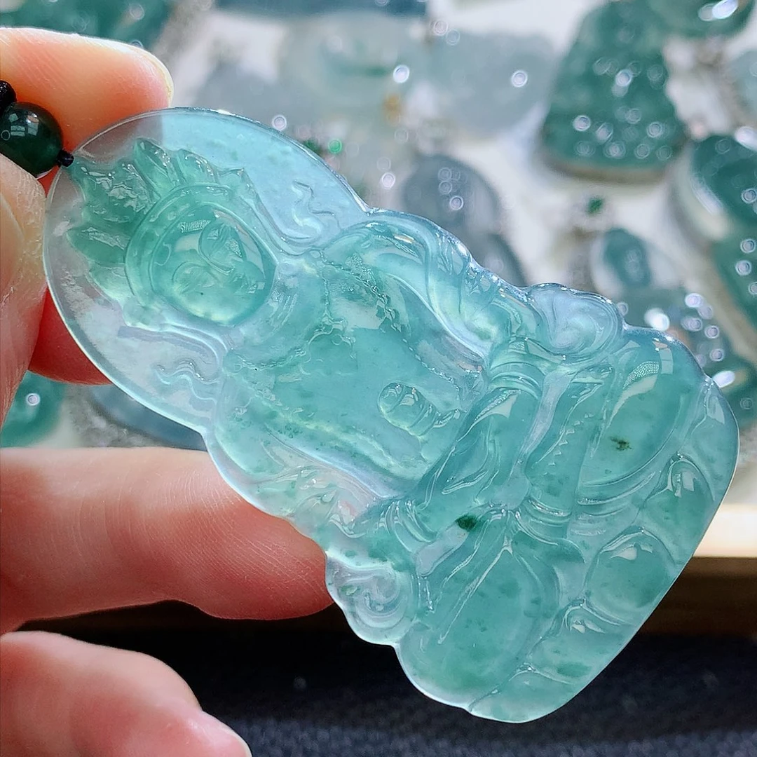 翡翠挂件未镶嵌翡翠