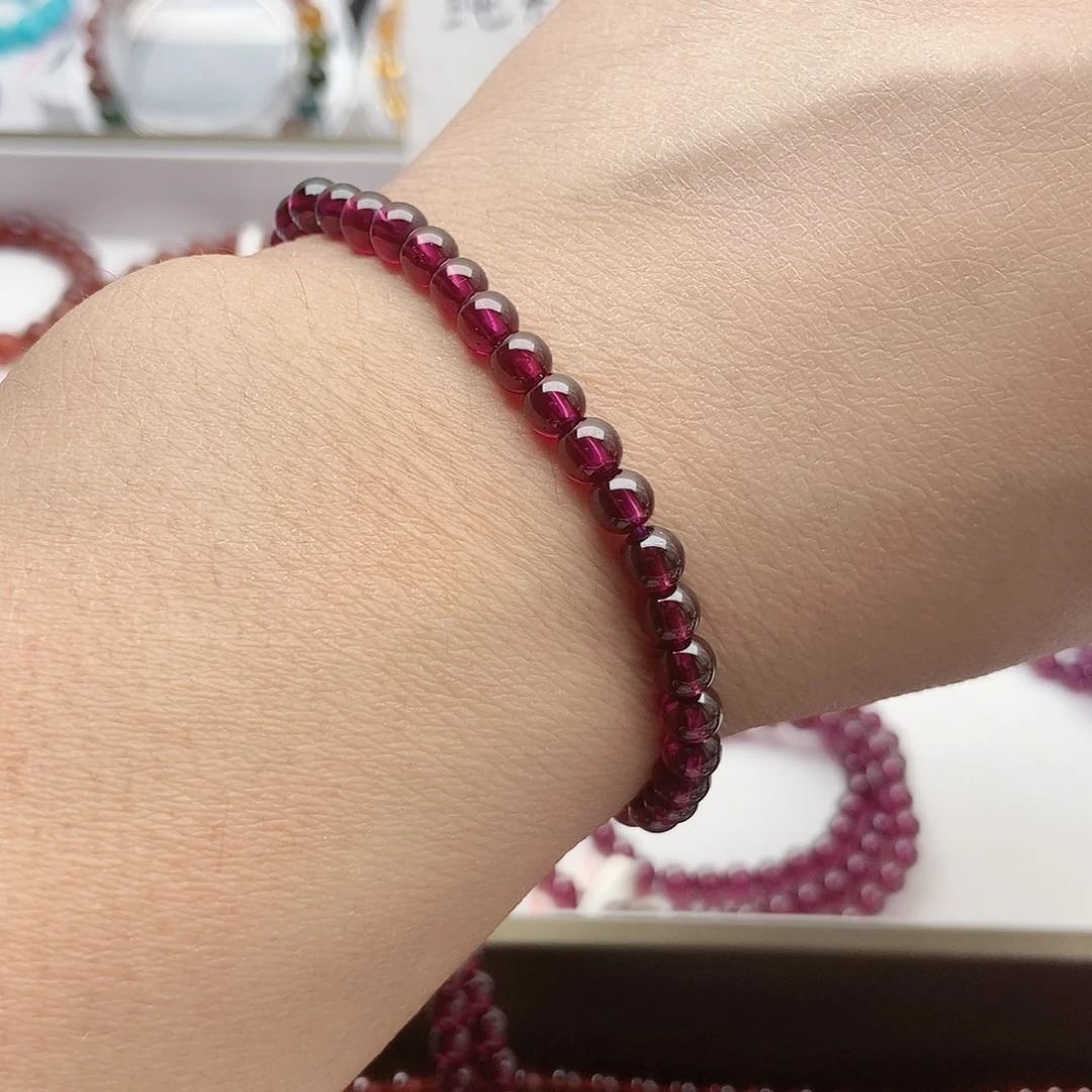 未镶嵌石榴石手链5.0