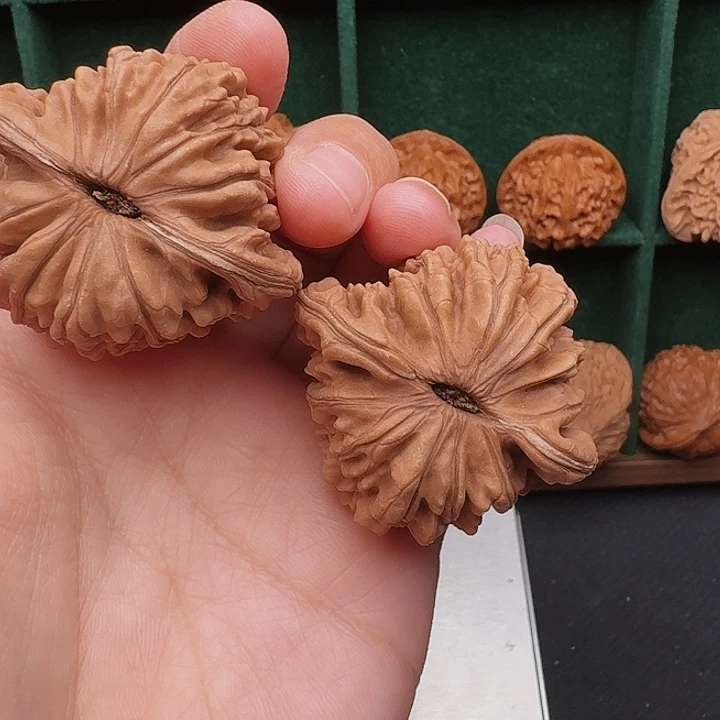 文玩核桃把件全品44尺四座楼