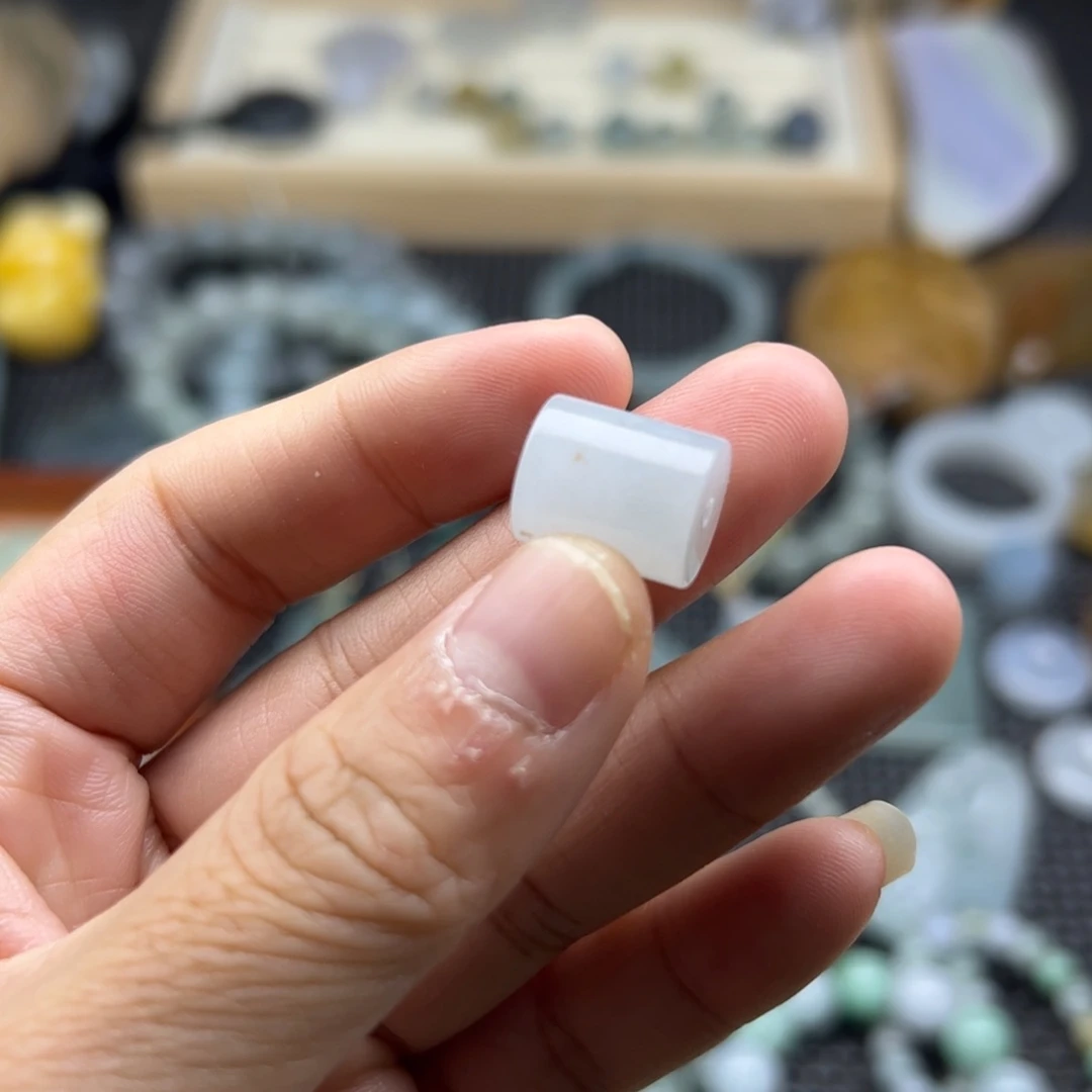 颈饰未镶嵌翡翠单珠