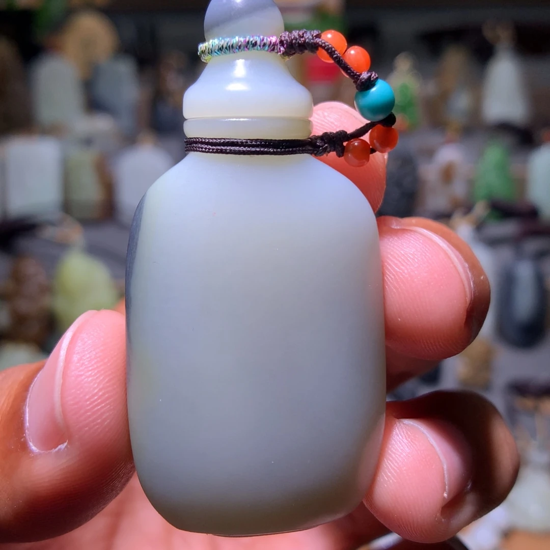 张***依和田玉未镶嵌颈饰