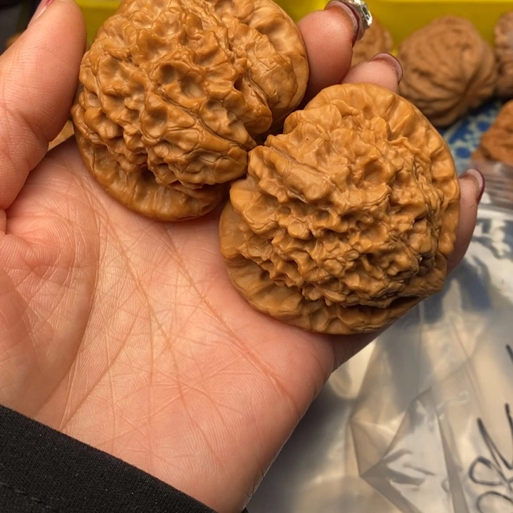 王***朗桃核吊坠龙鼎核桃