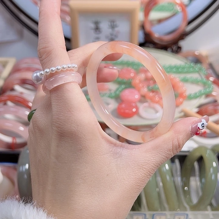 石英质玉手镯未镶嵌陶*