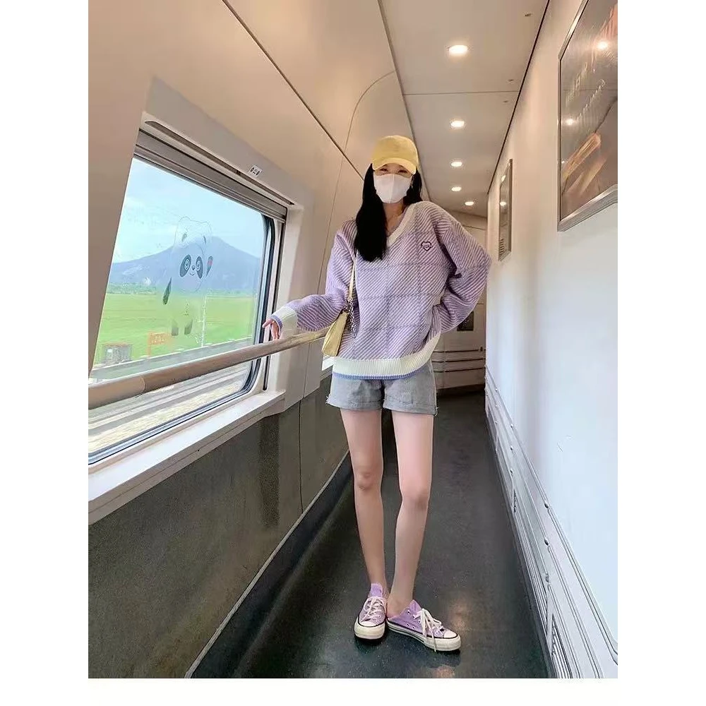 0415 软糯V领毛衣女2025新款慵懒风宽松显瘦韩版针织大仓库地上