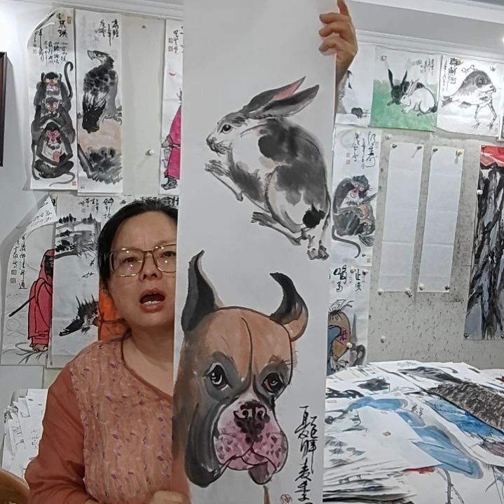 竖款25*100CM，无装裱，兔子狗