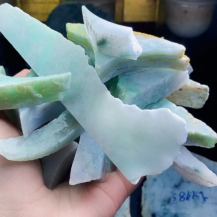 翡翠未镶嵌颈饰毛料21