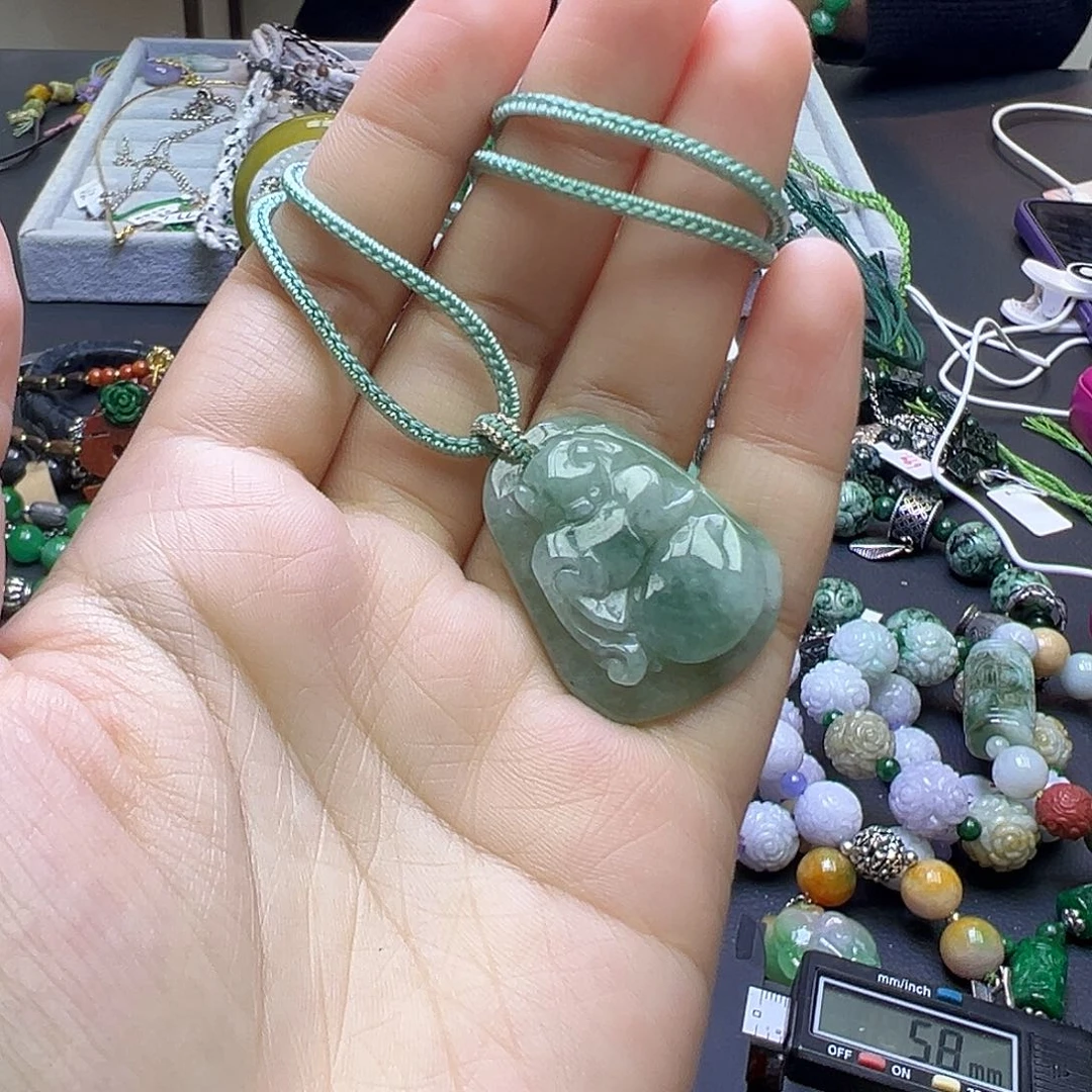 翡翠未镶嵌颈饰29