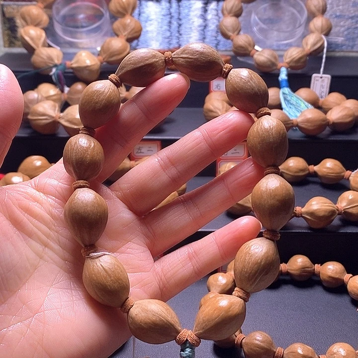 橄榄核手串鸡血红手持17×25