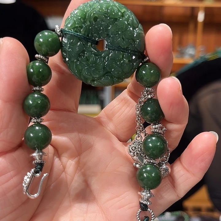 颈饰未镶嵌和田玉