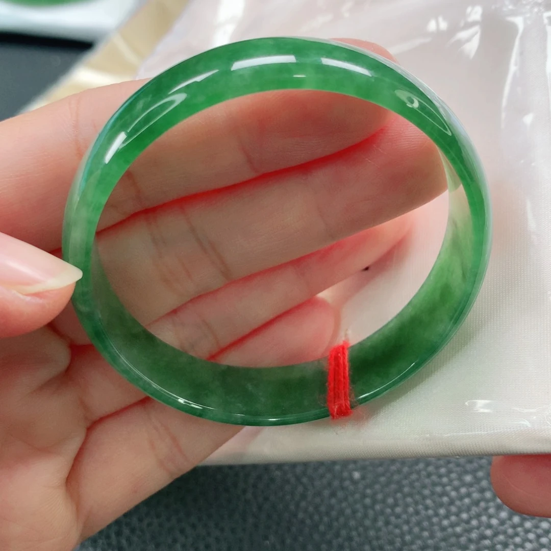 未镶嵌手镯翡翠52.6公主镯