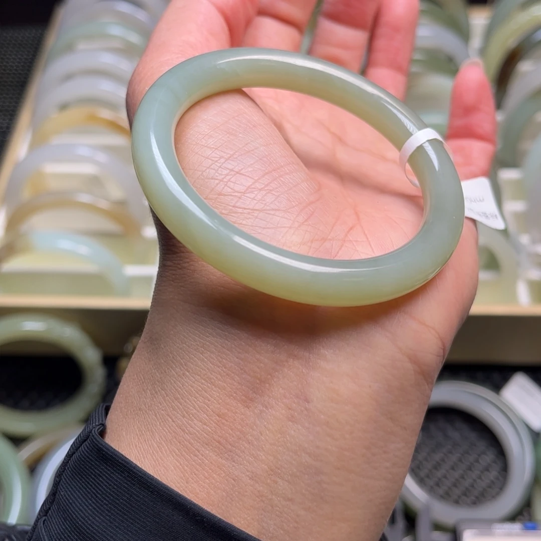 和田玉未镶嵌手镯53.5圈