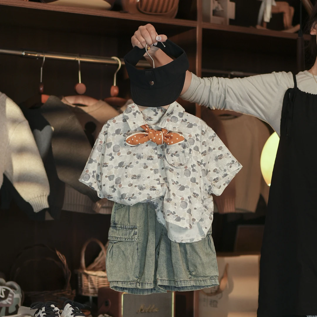 【两只橙】《夏》油画少年~油画感贝壳造型宽松衬衫+复古绿七分牛仔裤