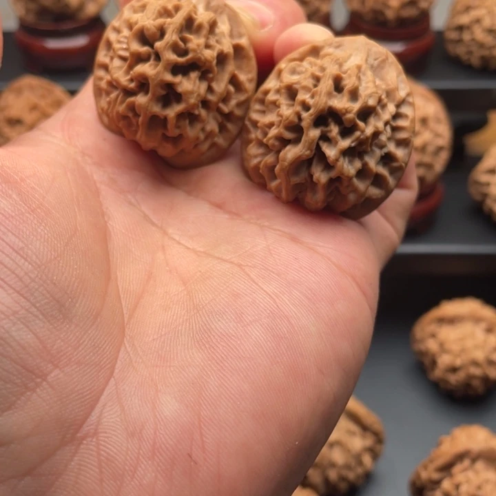 文玩核桃吊坠34尺寸