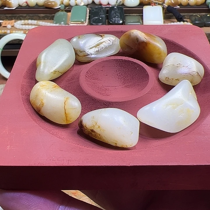 和田玉未镶嵌车挂