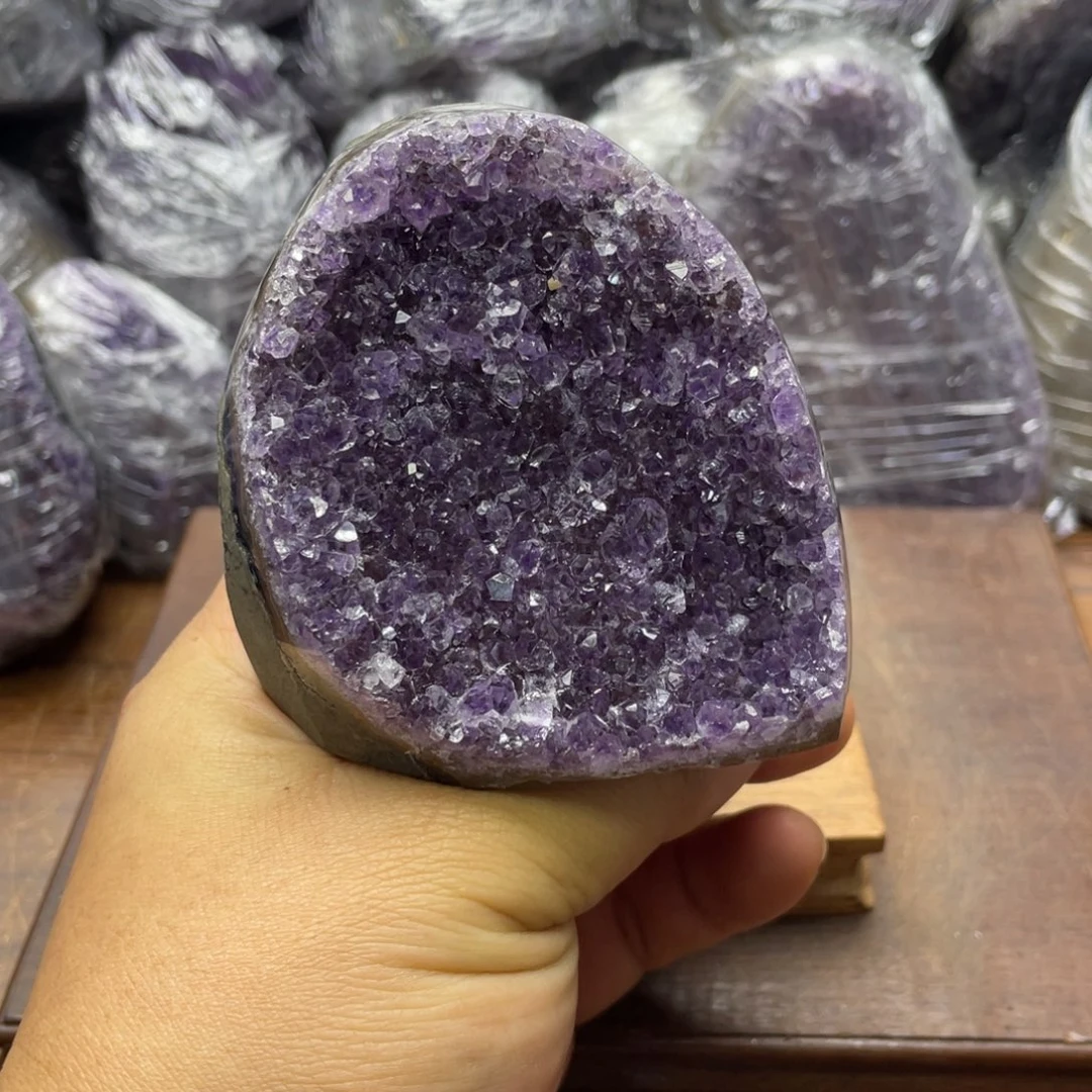 未镶嵌水晶大型摆件（非配饰）