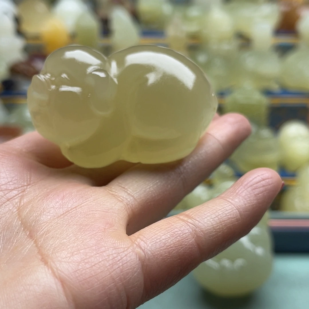 清***鱼天然雕刻桌面小摆件