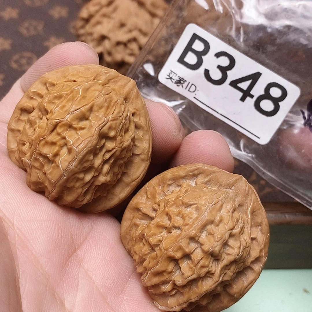 把件文玩核桃金麒麟37尺。