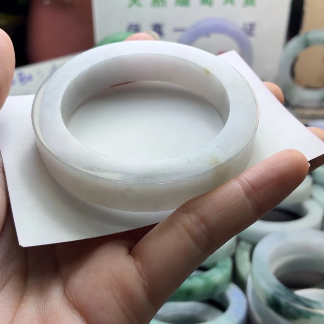 定制翡翠未镶嵌翡翠手镯