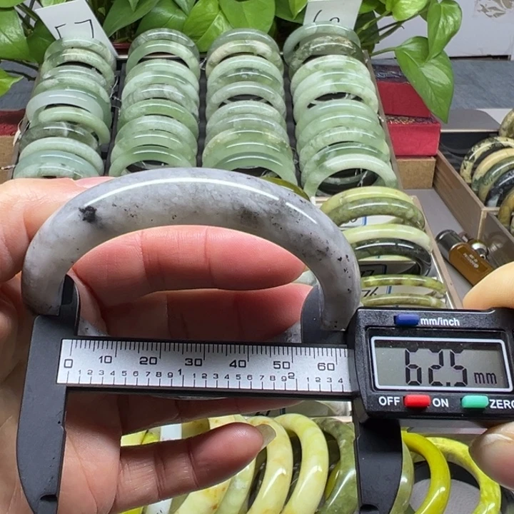 蛇纹石玉未镶嵌手镯57