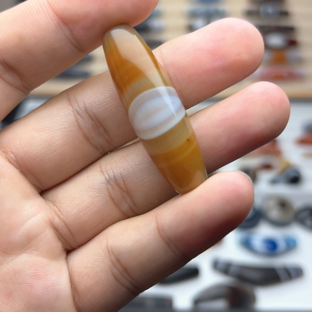 玛瑙/玉髓颈饰9K金镶嵌