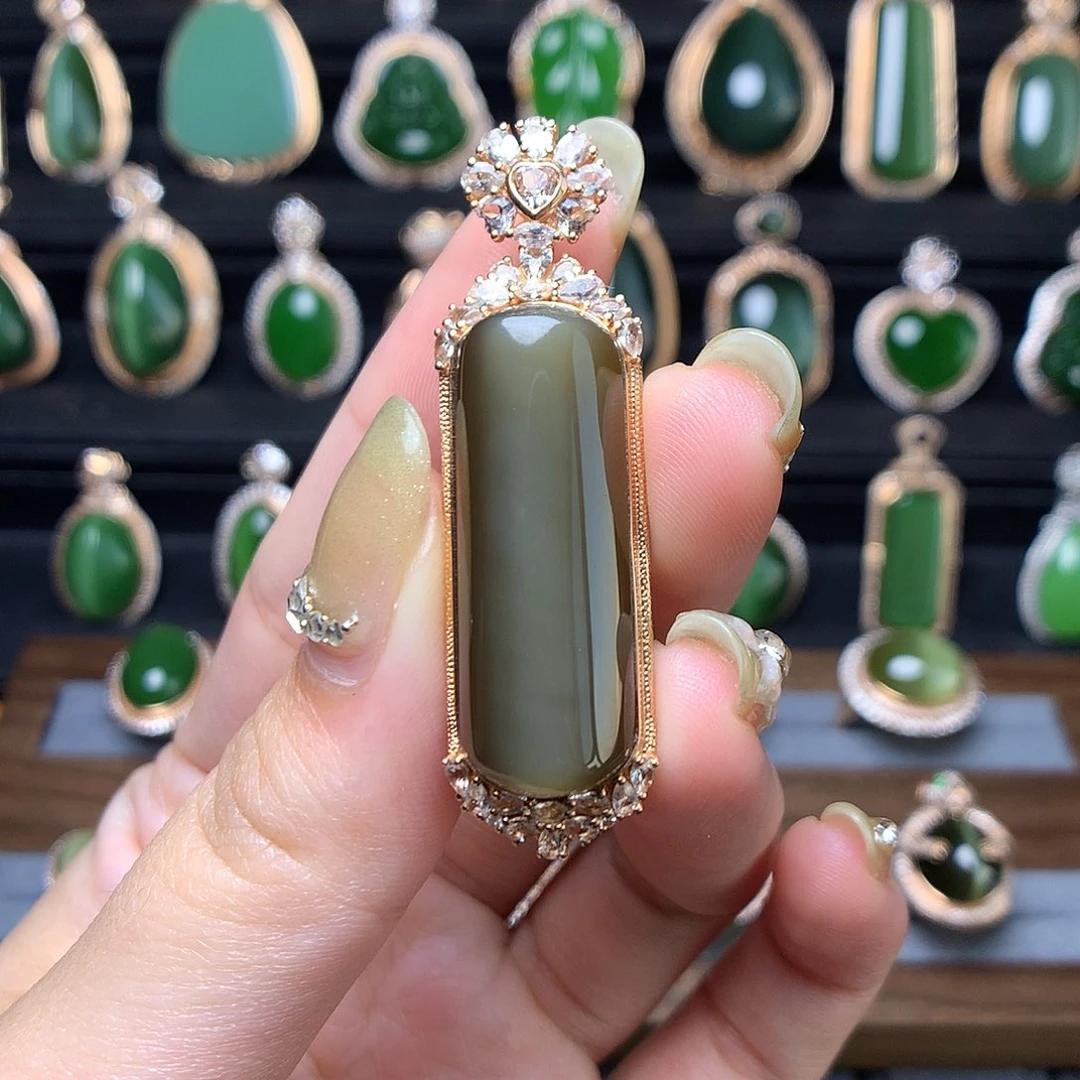 和田玉首饰18K金镶嵌