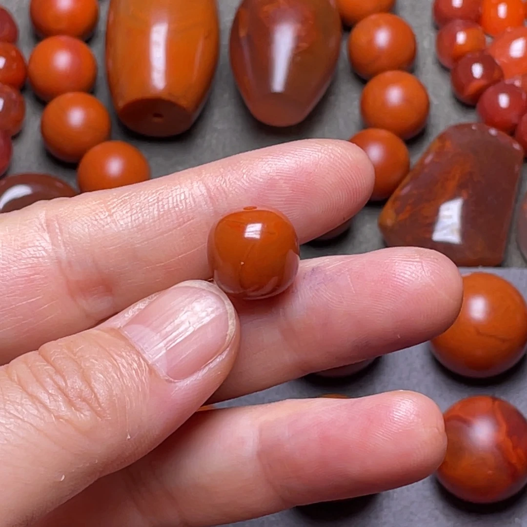 如***安南红玛瑙南红未镶嵌原矿南红老型珠直径12.3长12毫米