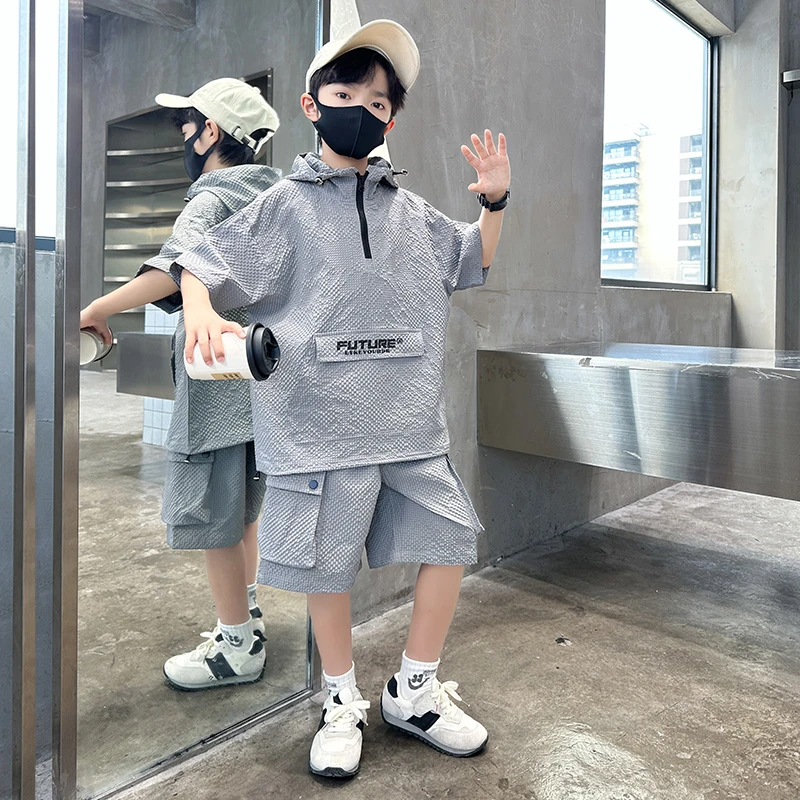 男童装中大童工装休闲套装2025新夏季薄款连帽泡泡纱冰爽两件套