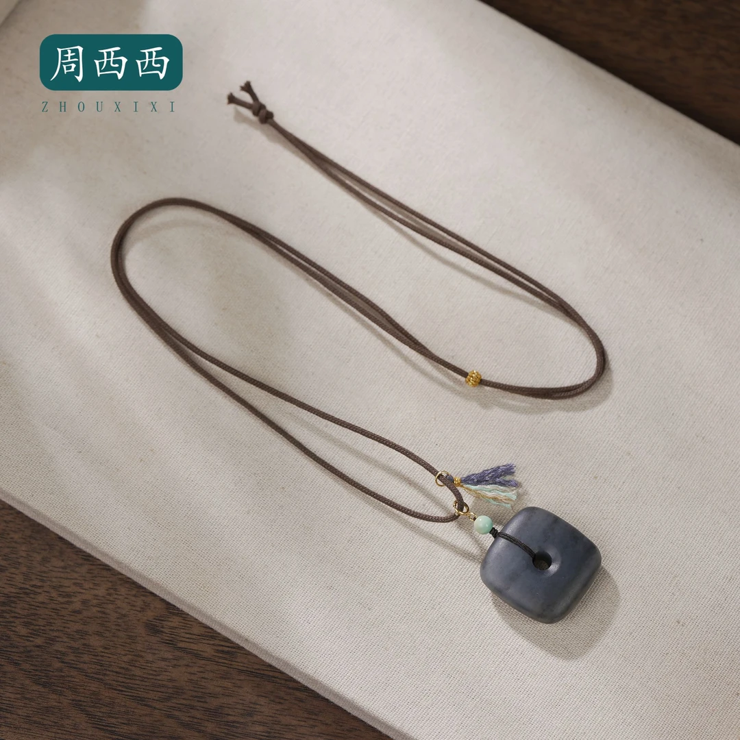 周西西精美18K青花平安扣项链2.4*2.4*0.8百搭多样性发货19179