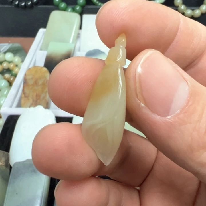 吊坠(不含链)未镶嵌和田玉（糖玉）