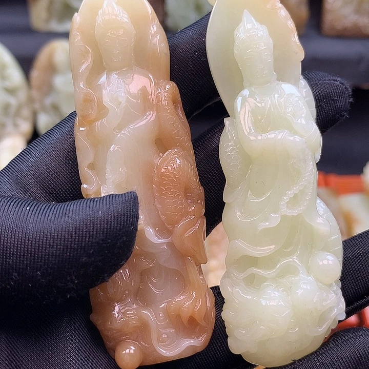 梦***影颈饰未镶嵌和田玉