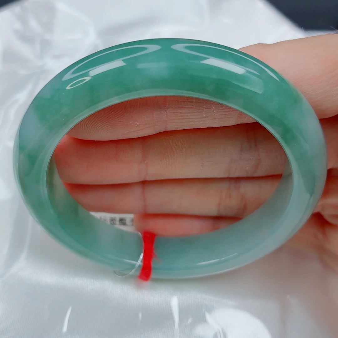 翡翠未镶嵌手镯52.6正圈，青绿润感好，07