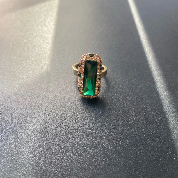 铜合金合成锆石戒指 TTSD 绿色长方形镶嵌轻奢戒指 1549