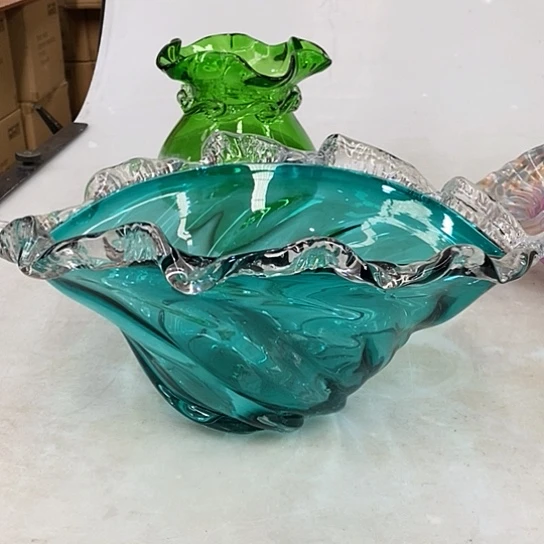 琉璃花瓶高16厘米口径38厘米