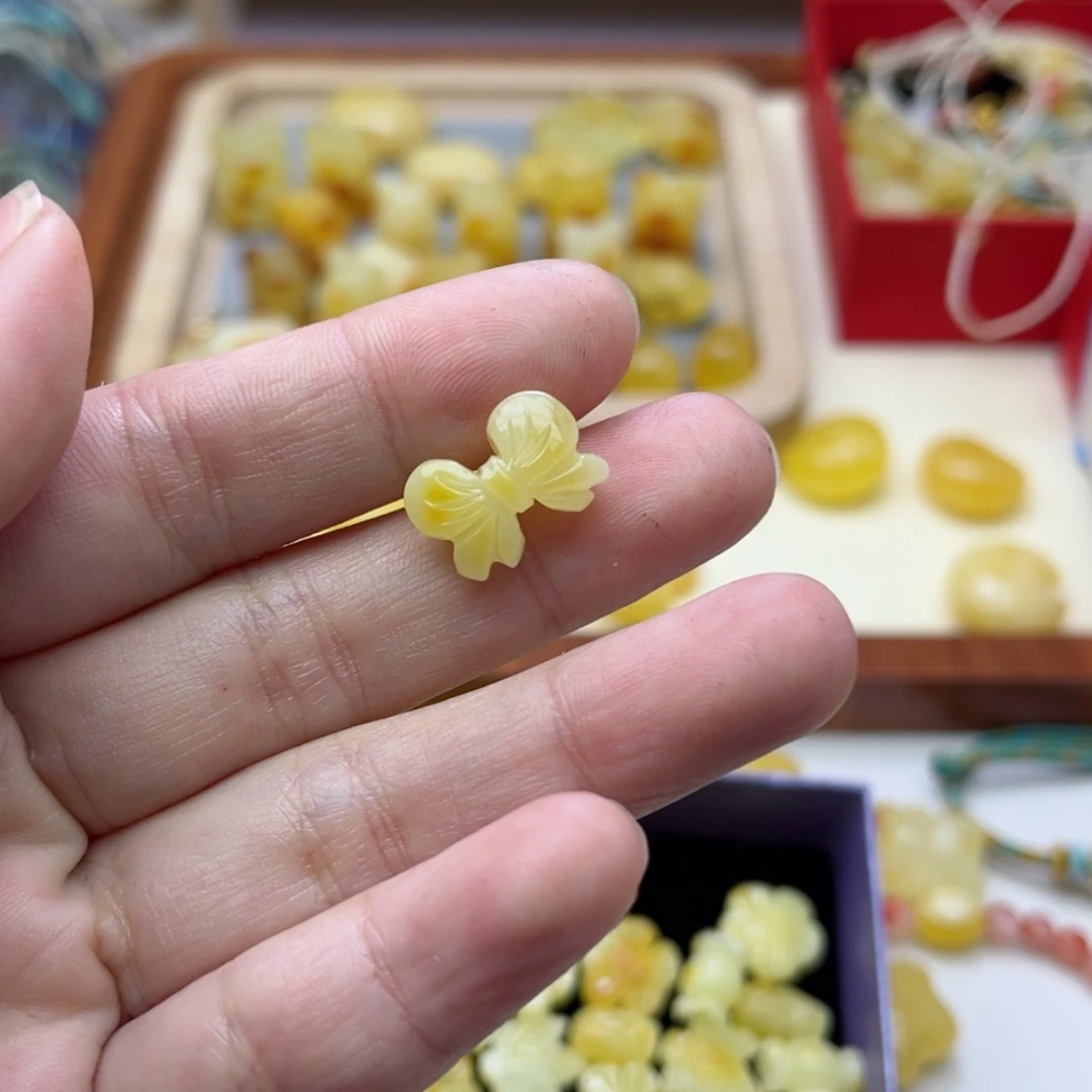【闪购商品】蜜蜡裸石未镶嵌配饰