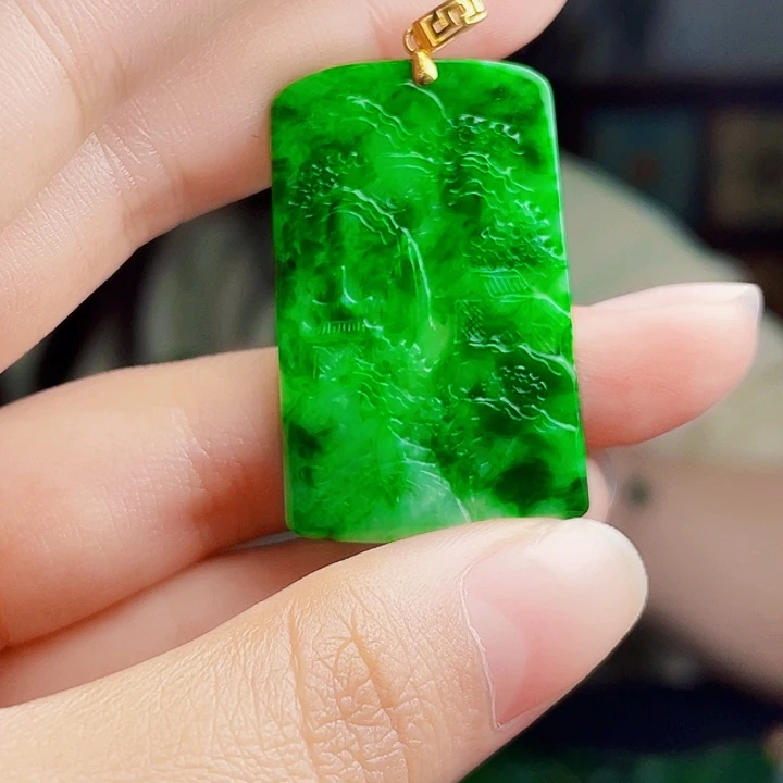 翡翠18K金镶嵌颈饰多样性