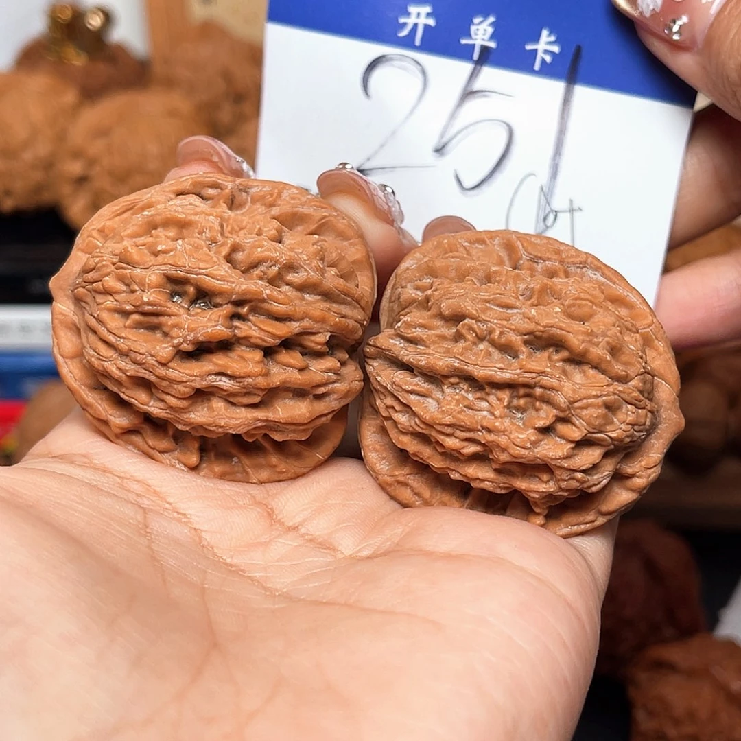 吊坠桃核虎头40+尺寸 克重44