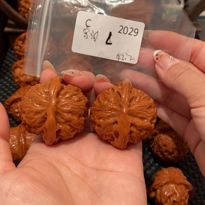 K****文玩核桃吊坠精品
