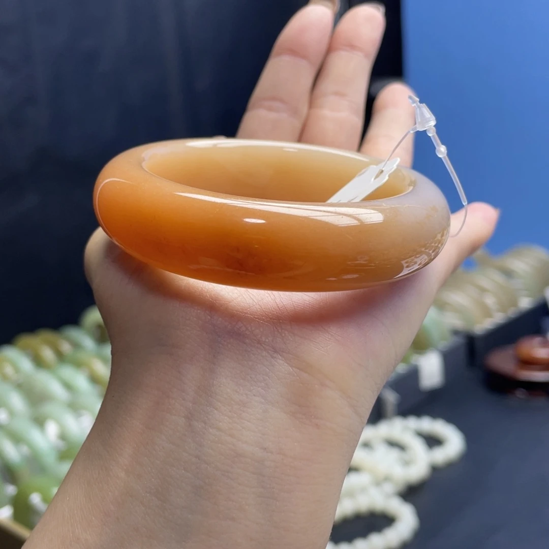 未镶嵌手镯石英岩玉?****