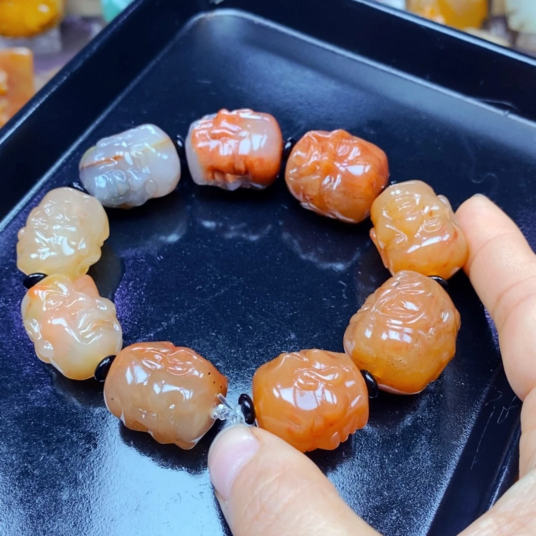 未镶嵌石英质玉（黄龙玉）颈饰