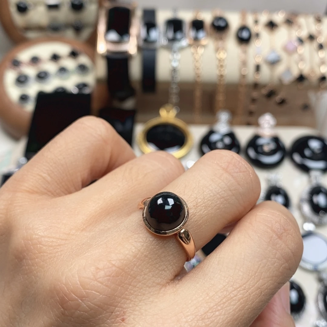 翡翠18K金镶嵌戒指