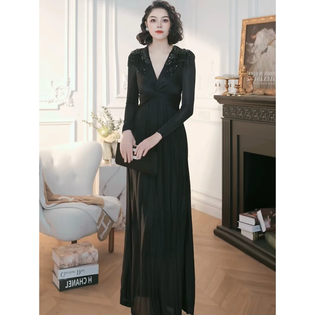 XUANYAN 轻奢重工钉珠压纽结长款连衣裙黑色