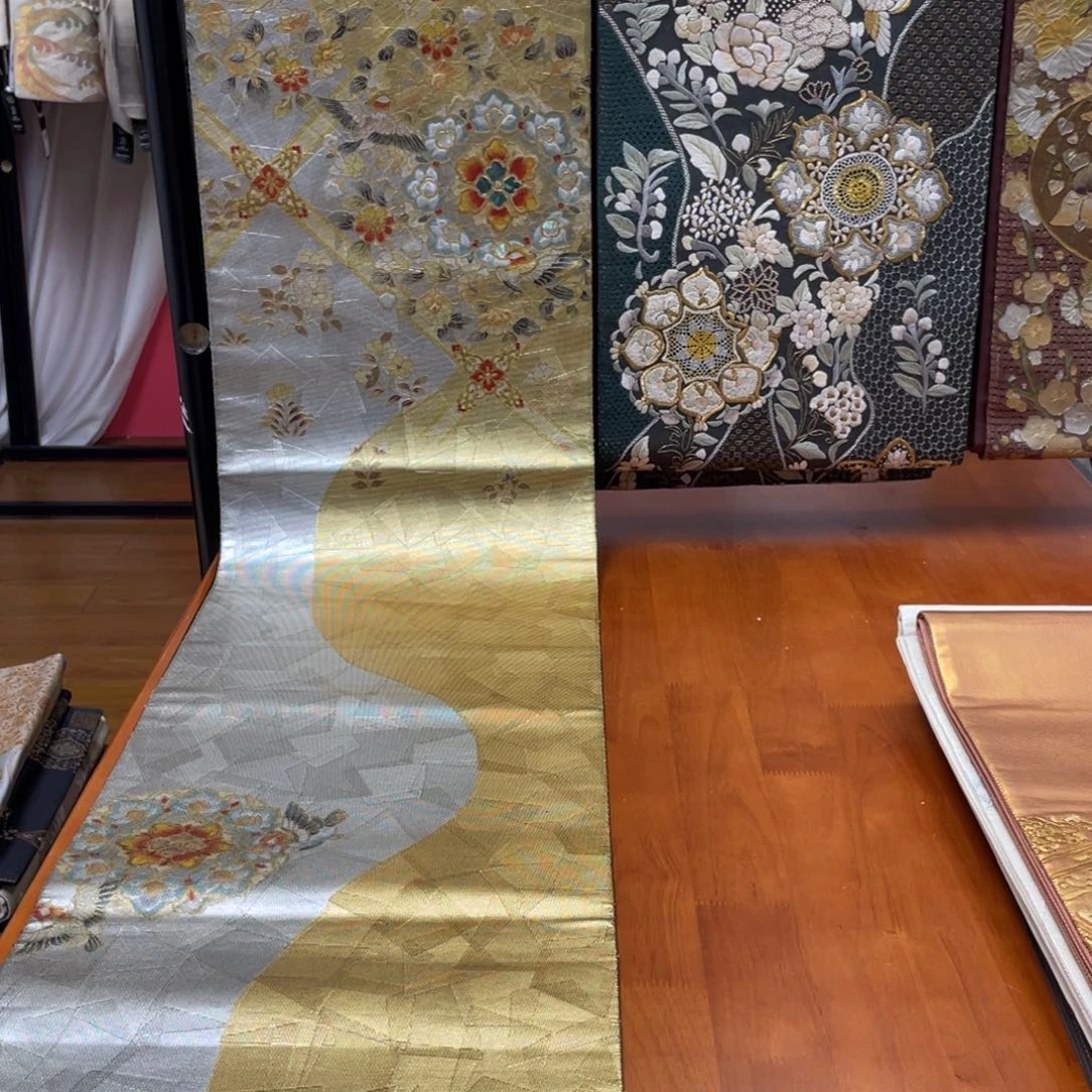 织绣三通织螺钿宝相