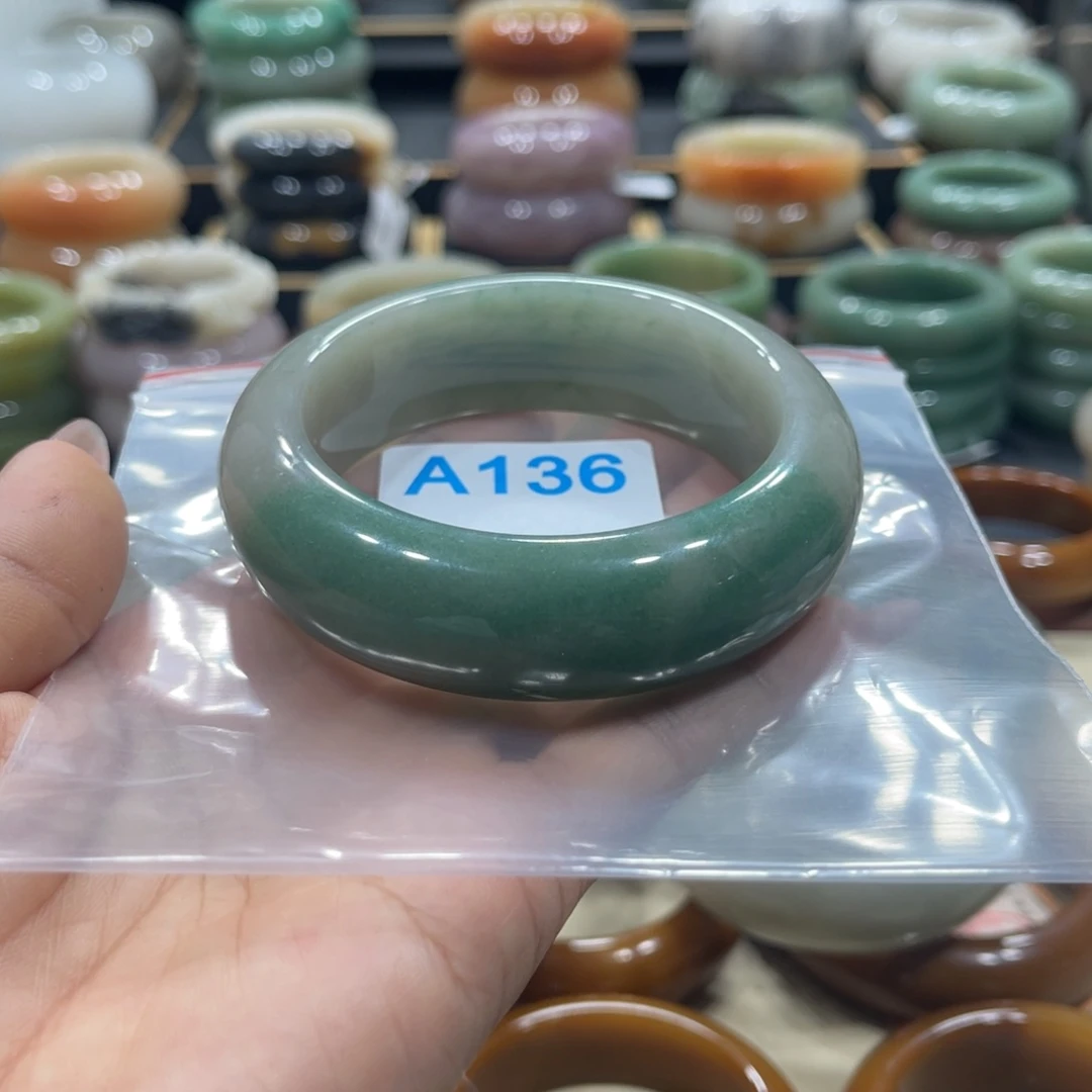 石英质玉手镯未镶嵌妞*