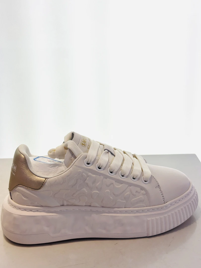 新概念男装轻奢男士时尚透气潮鞋