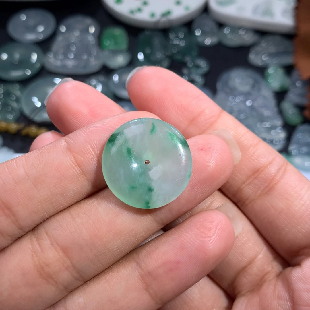 翡翠裸石未镶嵌飘花平安扣